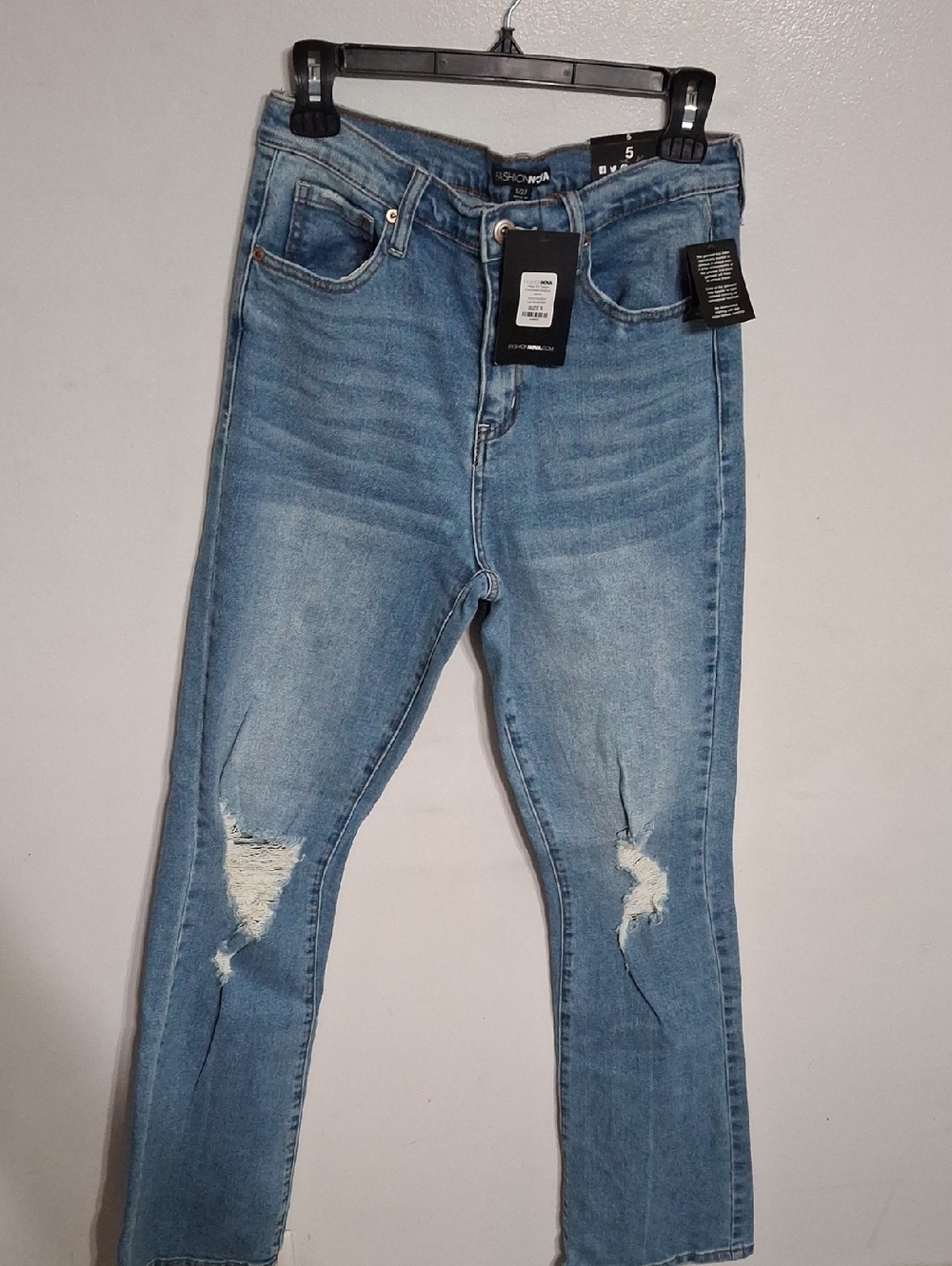 Fashion Nova- Keep On Talkin Distressed BootCut Jeans- Juniors Sz 5